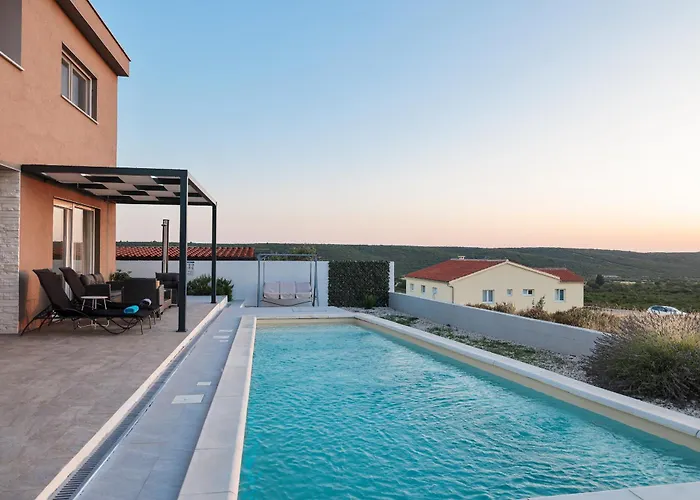 Carmen Zadarvillas Debeljak