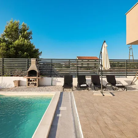 Carmen Zadarvillas Villa Debeljak