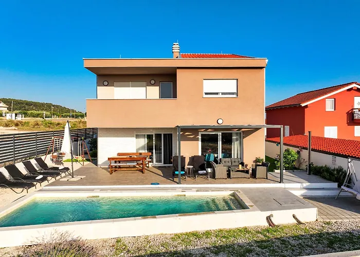 Carmen Zadarvillas Villa Debeljak